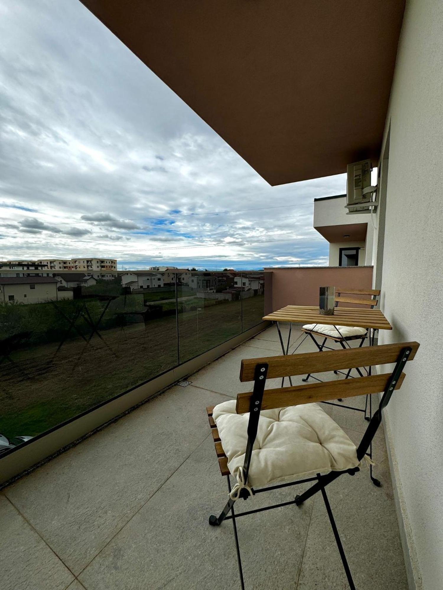 Myhouse 1 *