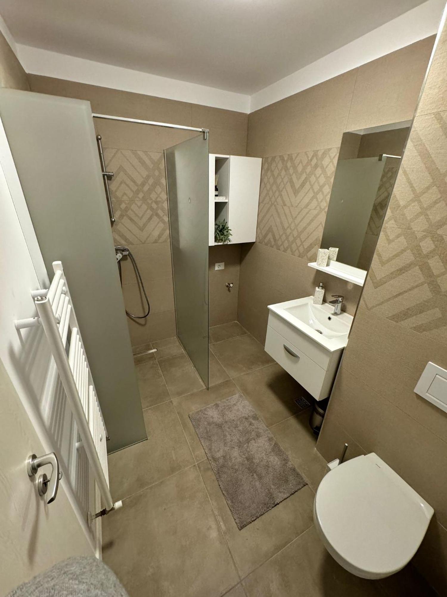 Apartment Myhouse 1 Ploiesti